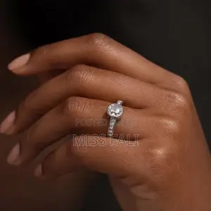 Halo Promise Ring. Size 7-9