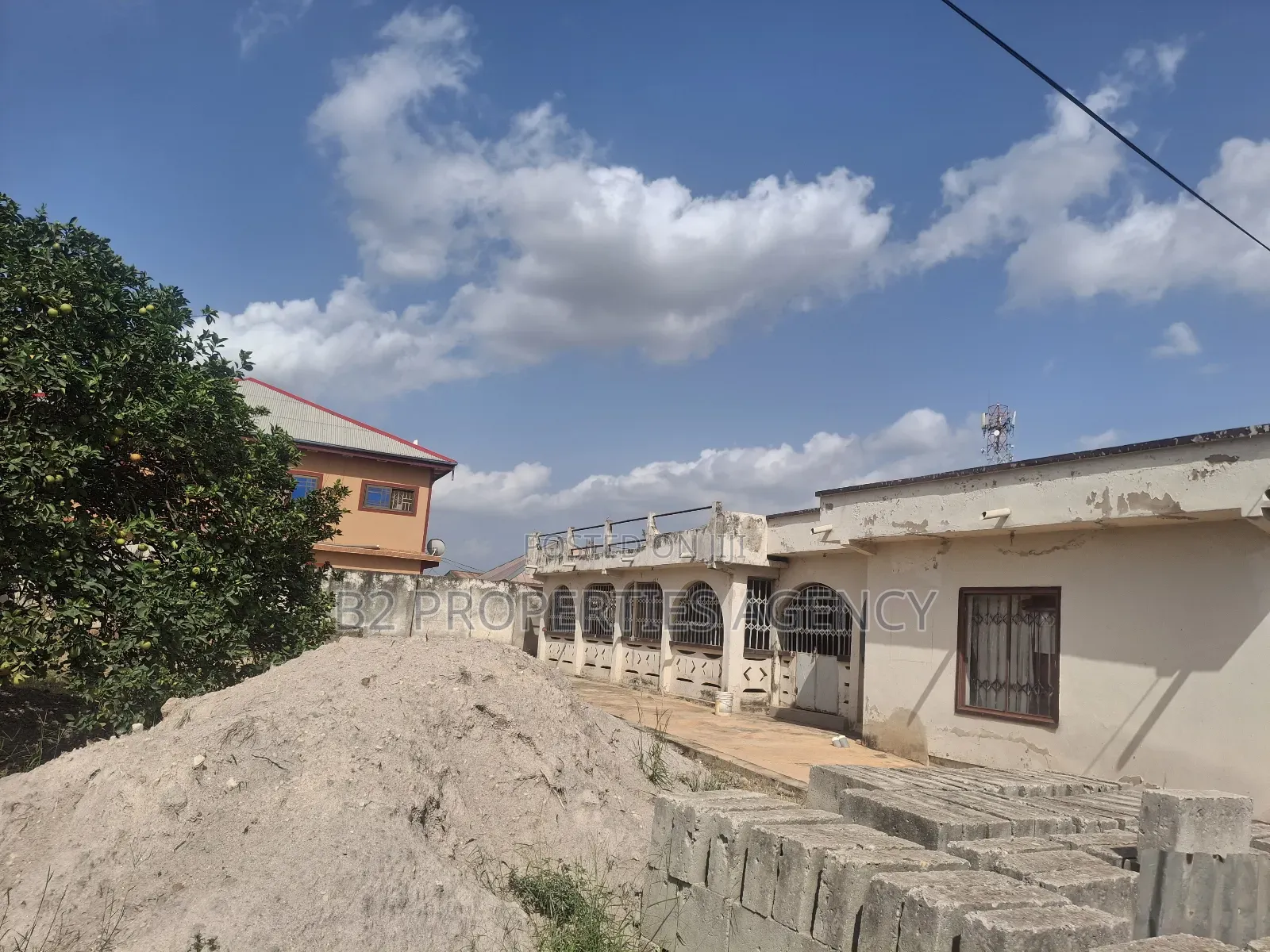 Furnished 7bdrm House in B2 Properties Agency, Kumasi Metropolitan