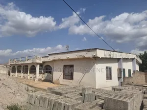 Furnished 7bdrm House in B2 Properties Agency, Kumasi Metropolitan