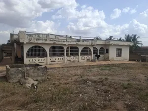 Furnished 7bdrm House in B2 Properties Agency, Kumasi Metropolitan