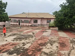 5bdrm House in B2 Properties Agency, Kumasi Metropolitan for sale