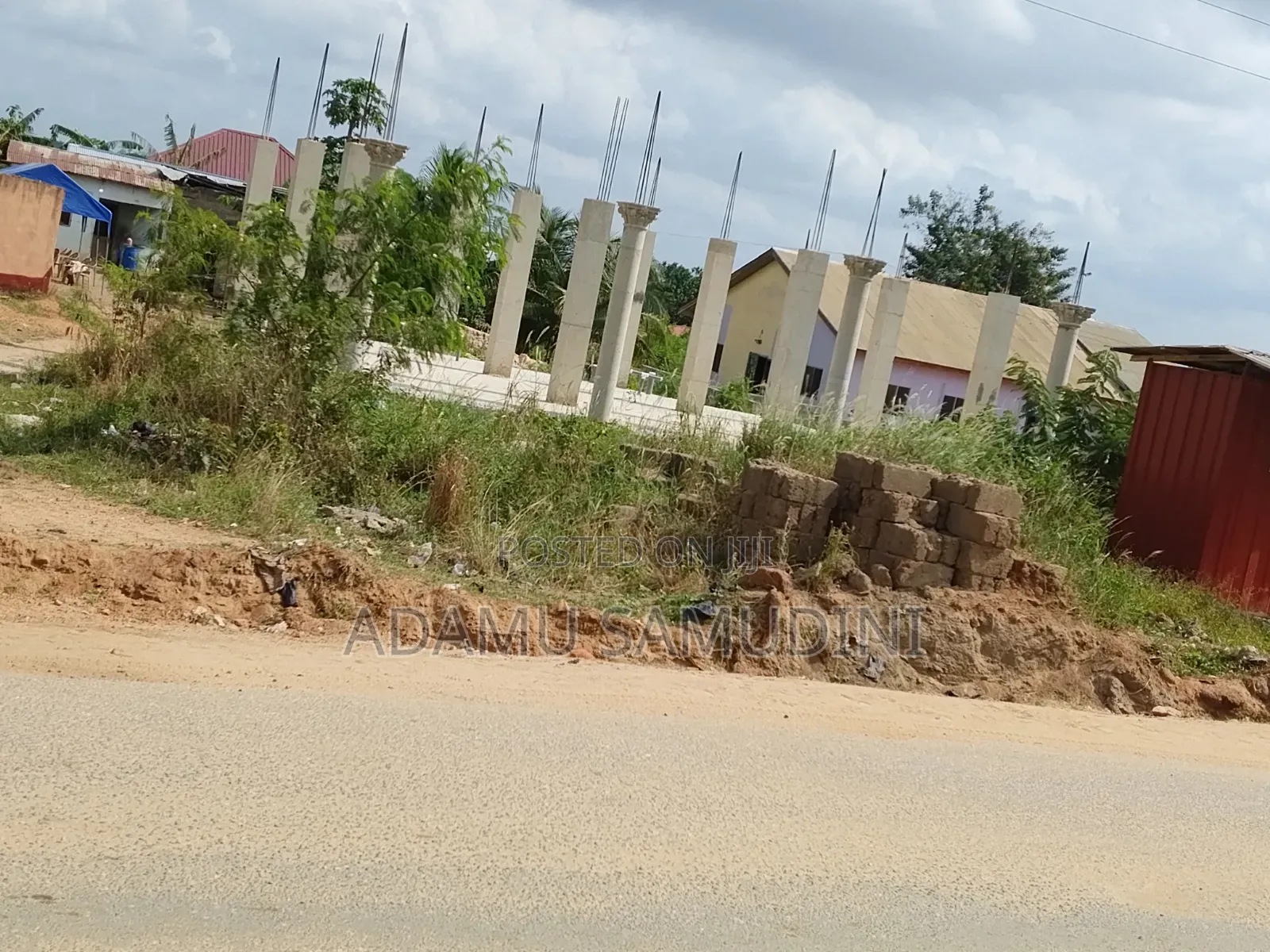 Road Side Land With 3shops Footen N Pillar Structures for Cool Price