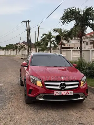 Mercedes-Benz GLA 250 2016 Red