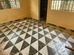 1bdrm Apartment in Estate Agency, Baatsona Total for rent