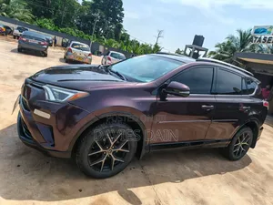 Toyota RAV4 LE 4dr SUV (2.5L 4cyl 6A) 2018 Pink