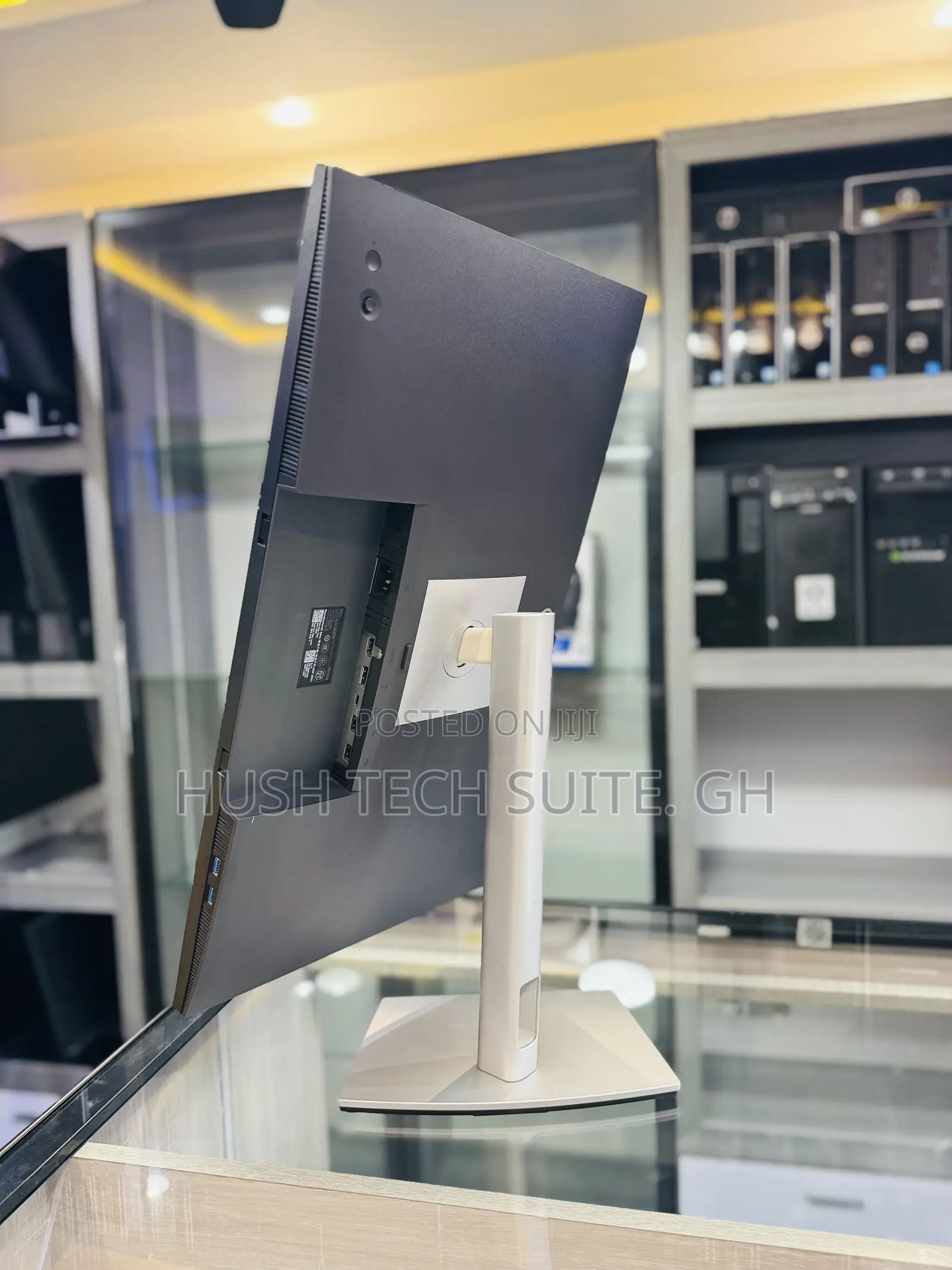 27’’ Dell Usb-C Ips Uhd Wide Display Available