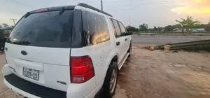 Ford Explorer XLT 4x4 (4.0L 6cyl 5A) 2006 White