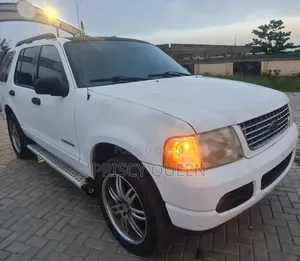 Ford Explorer XLT 4x4 (4.0L 6cyl 5A) 2006 White
