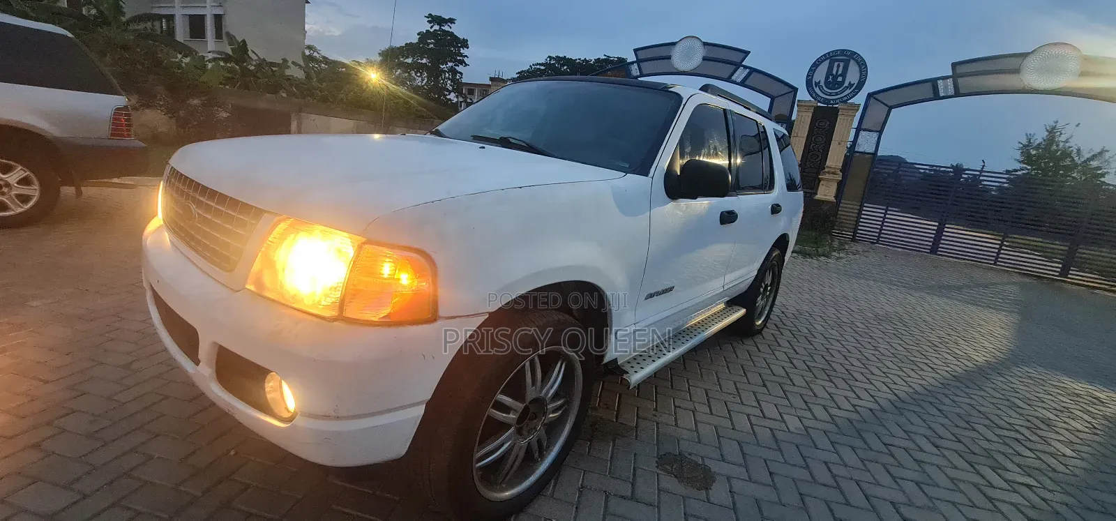 Ford Explorer XLT 4x4 (4.0L 6cyl 5A) 2006 White