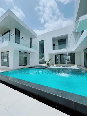 5bdrm House in Ghana Flag for sale
