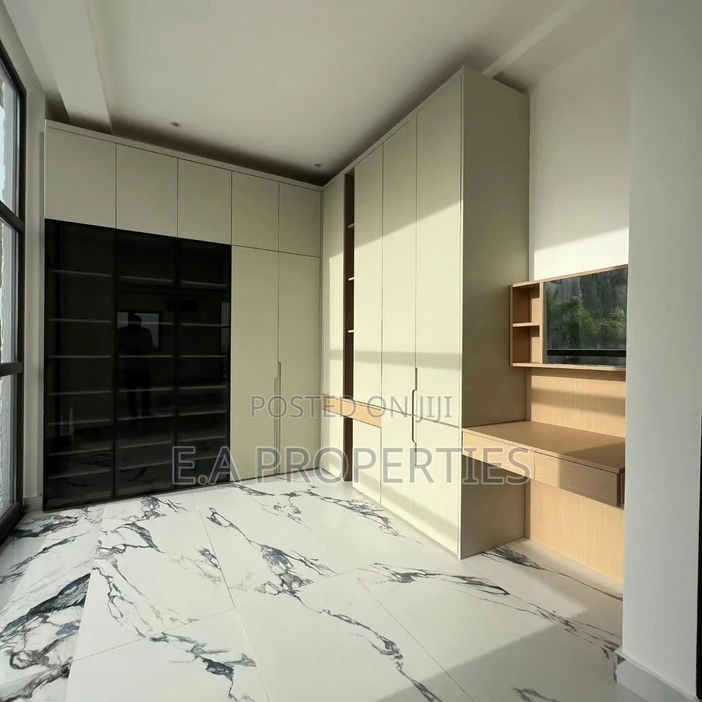 5bdrm House in Ea Properties, American House for sale