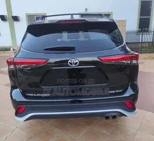 Toyota Highlander XSE 2022 Black
