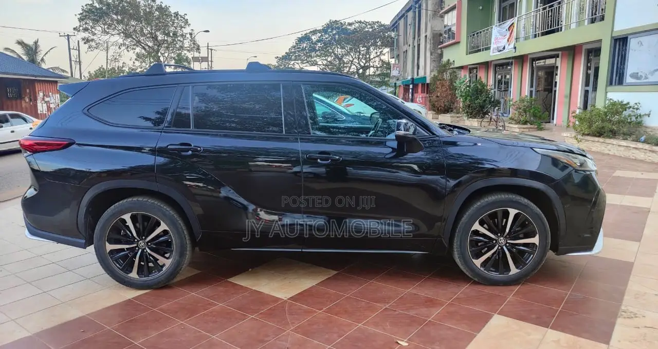 Toyota Highlander XSE 2022 Black