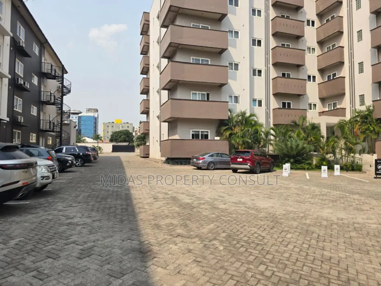 Furnished 3bdrm Apartment in Clifton Court, Accra Metropolitan for sale