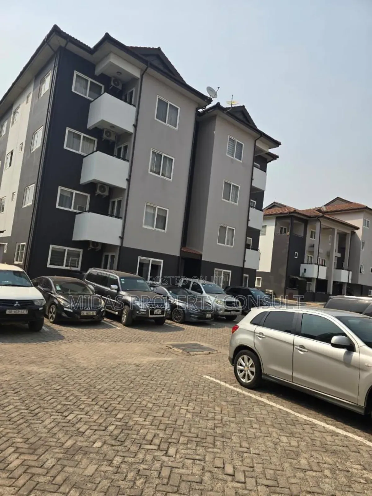 Furnished 3bdrm Apartment in Clifton Court, Accra Metropolitan for sale