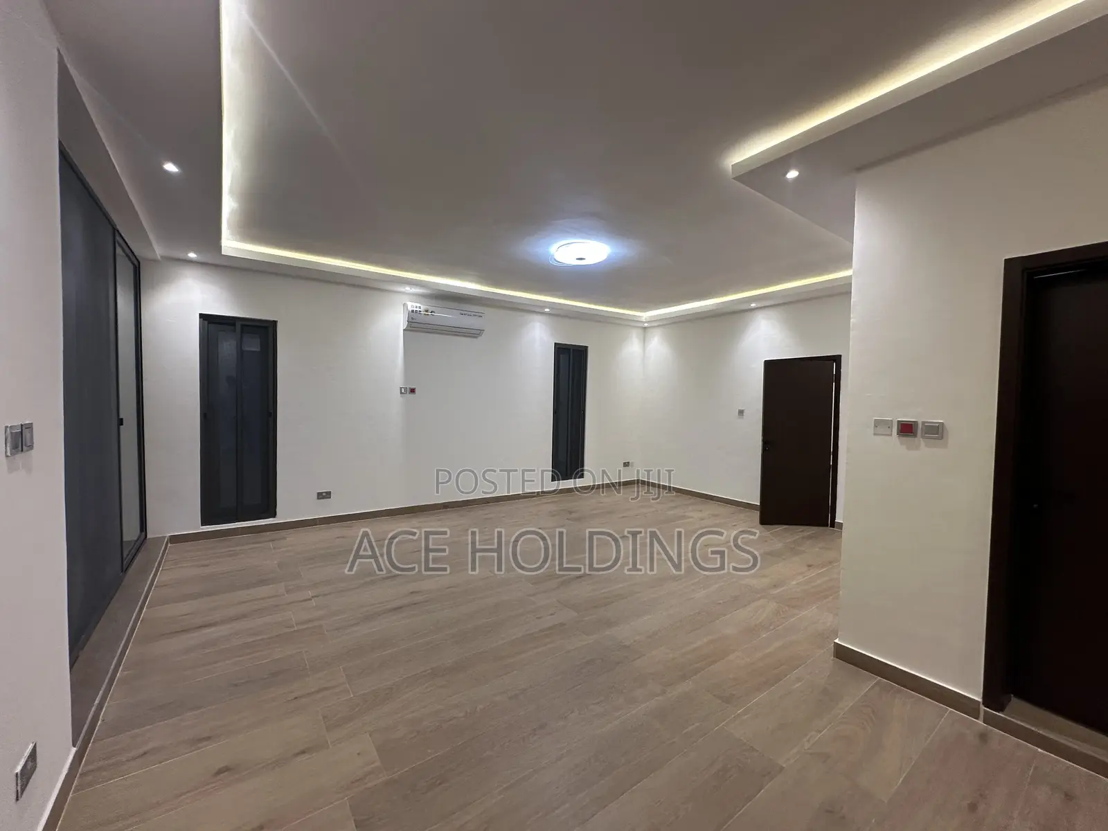 4bdrm House in School Junction, Adjiriganor for sale