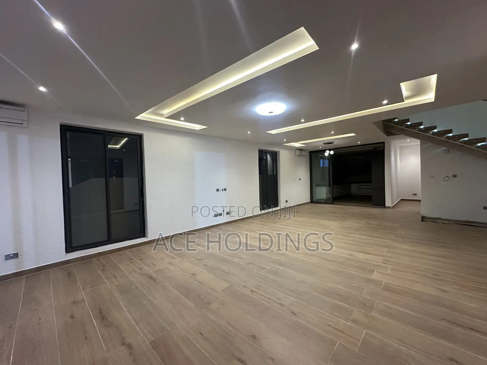 4bdrm House in School Junction, Adjiriganor for sale