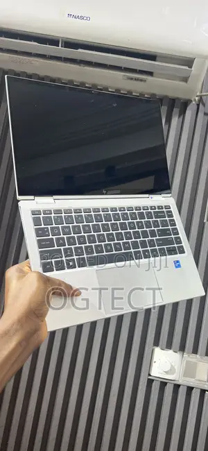 Laptop HP EliteBook 1040 G8 16GB Intel Core i7 SSD 512GB