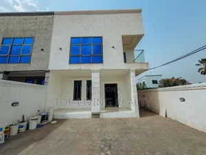 4bdrm Townhouse / Terrace in Oyarifa, Ghana Flag for rent