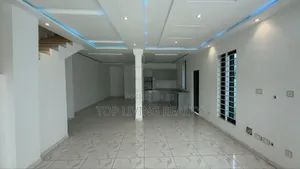 4bdrm Townhouse / Terrace in Oyarifa, Ghana Flag for rent