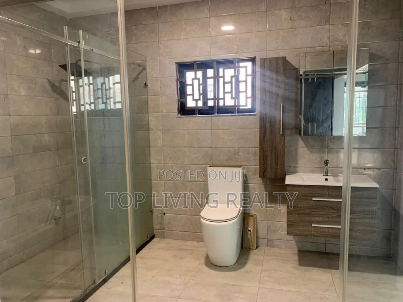 4bdrm House in Oyarifa, Ghana Flag for rent