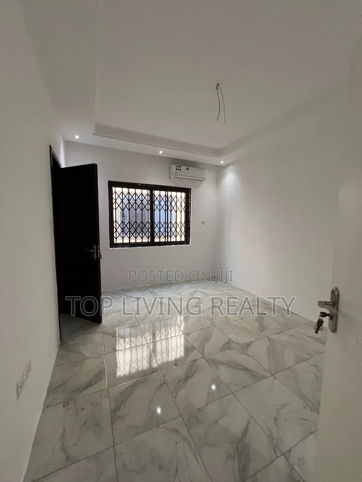 3bdrm Townhouse / Terrace in Oyarifa for rent