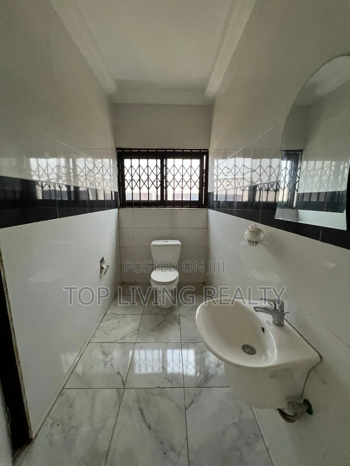3bdrm Townhouse / Terrace in Oyarifa for rent