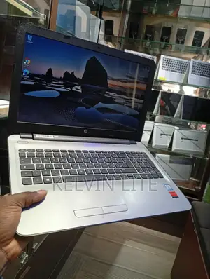Laptop HP Pavilion 15 4GB Intel Core i3 HDD 500GB