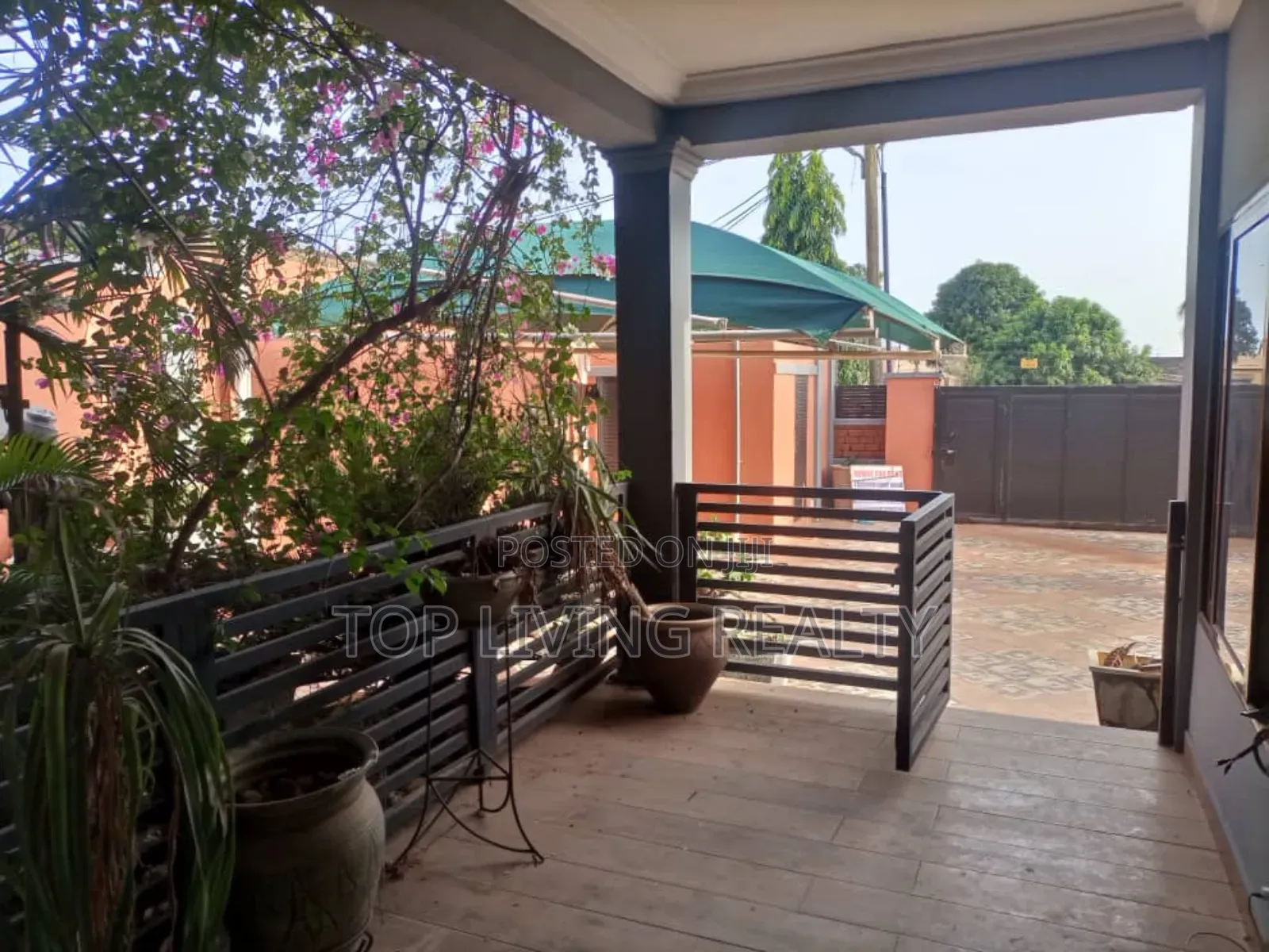 4bdrm House in 25, Community 25 for sale