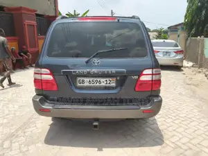 Toyota Land Cruiser 100 VX 4.7 V8 2005 Gray