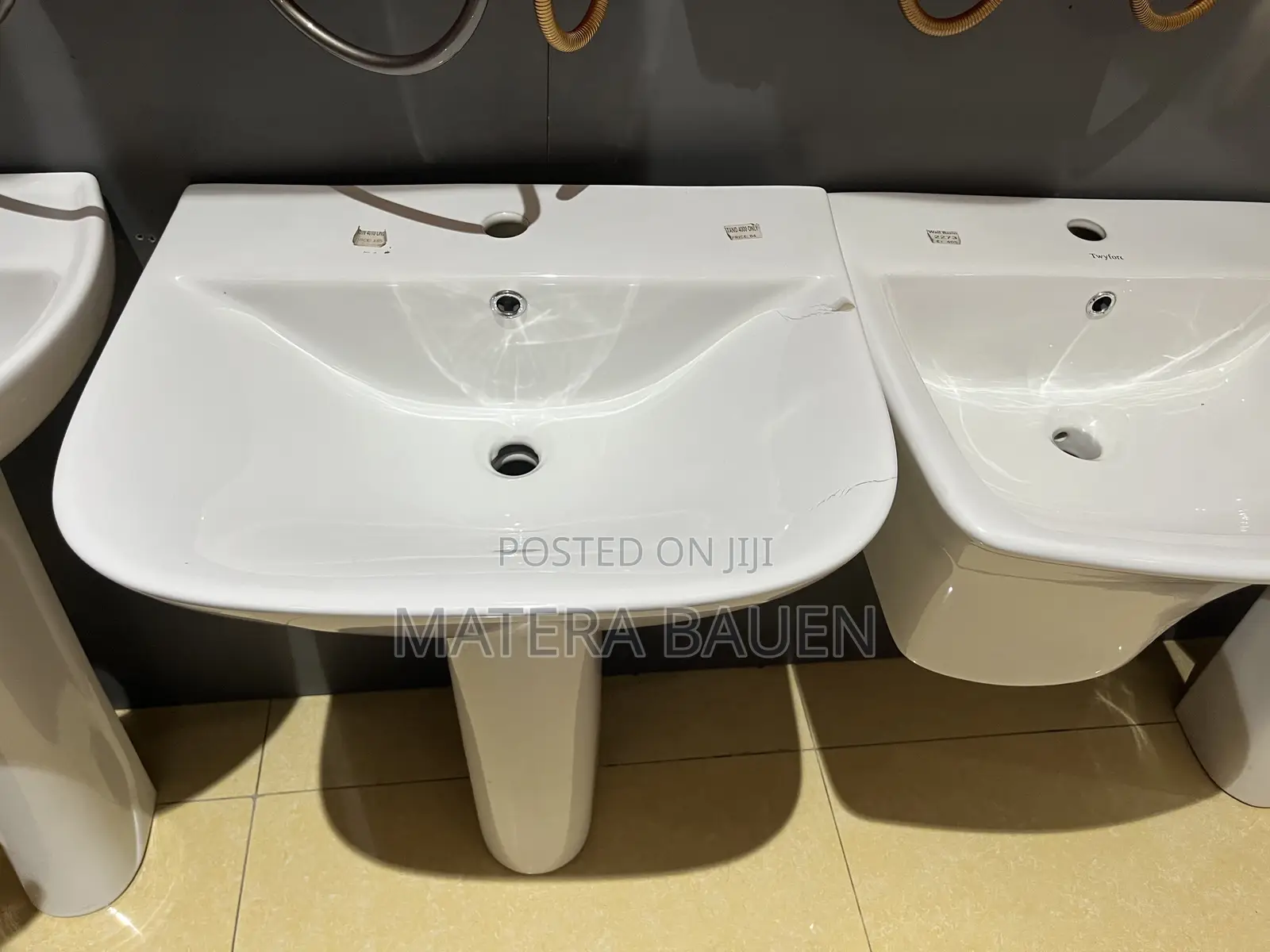 Wash Hand Basin With Pedestal 4010