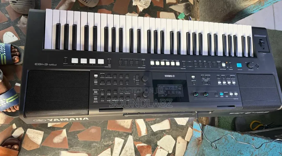 Yamaha PSR-E483 Portable Keyboard