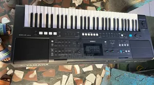 Yamaha PSR-E483 Portable Keyboard