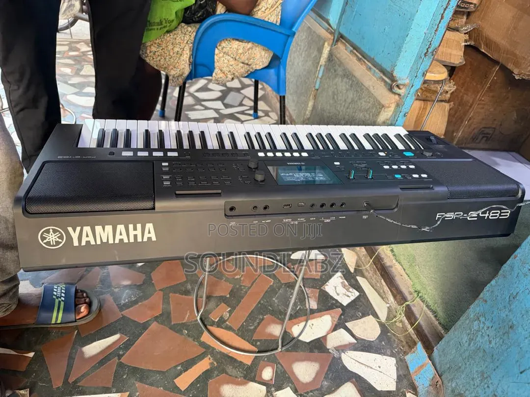 Yamaha PSR-E483 Portable Keyboard