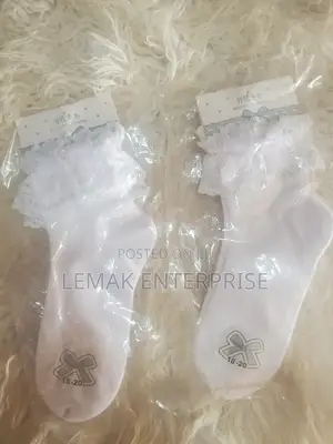 Girls White Lace Socks. 7- 9 Years