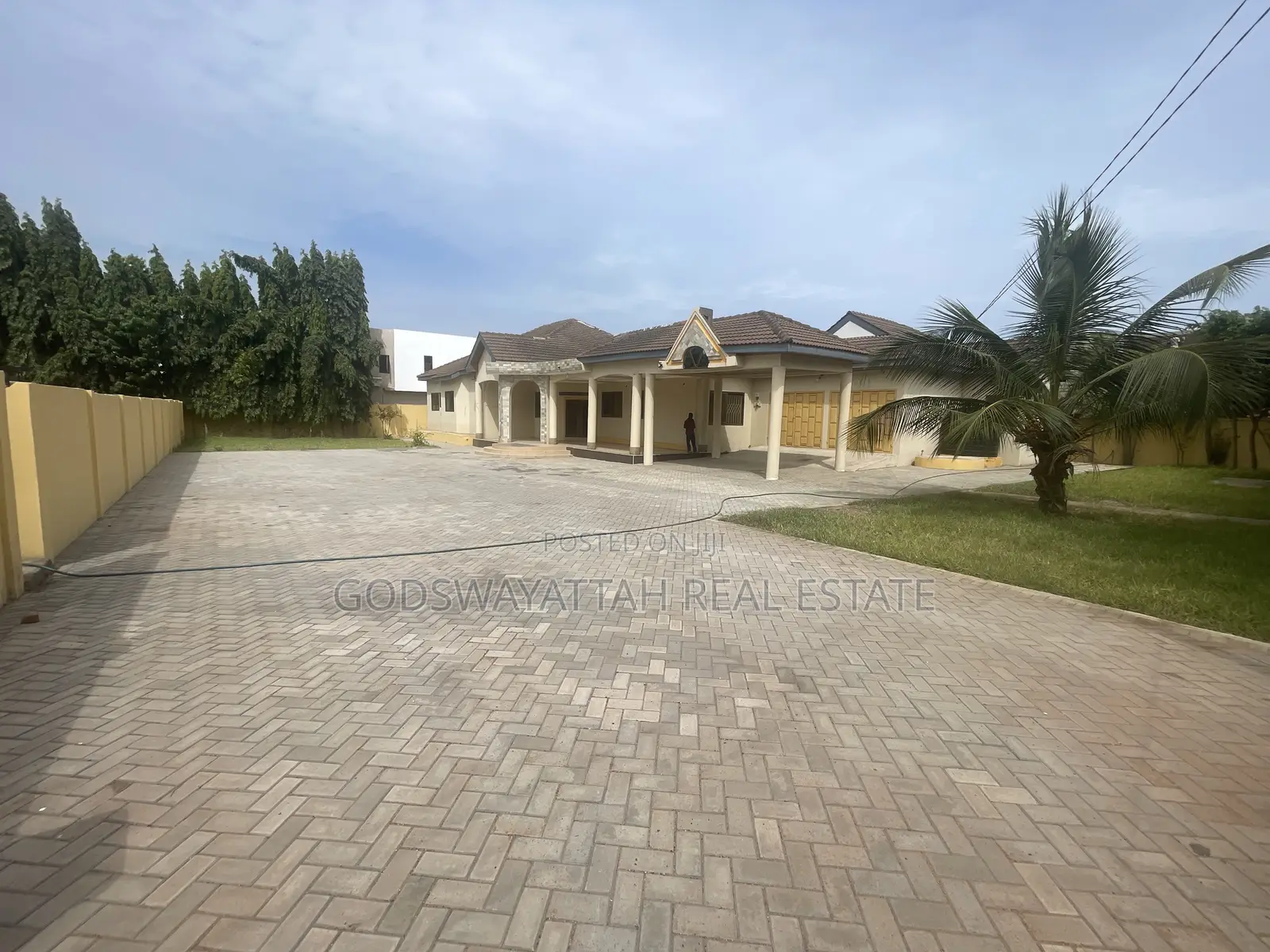 4bdrm House in East Legon, Adjiriganor for rent