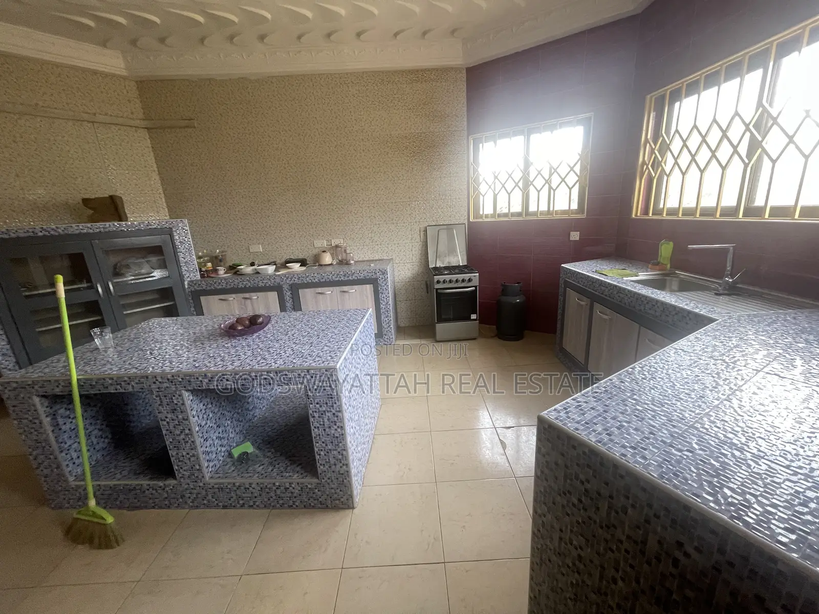 4bdrm House in East Legon, Adjiriganor for rent