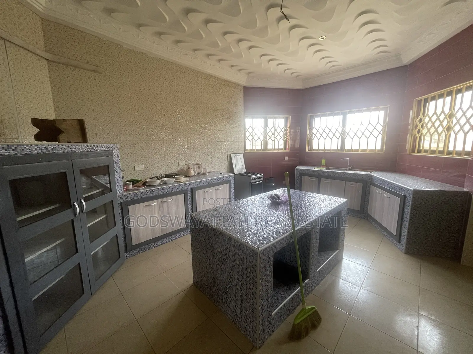4bdrm House in East Legon, Adjiriganor for rent