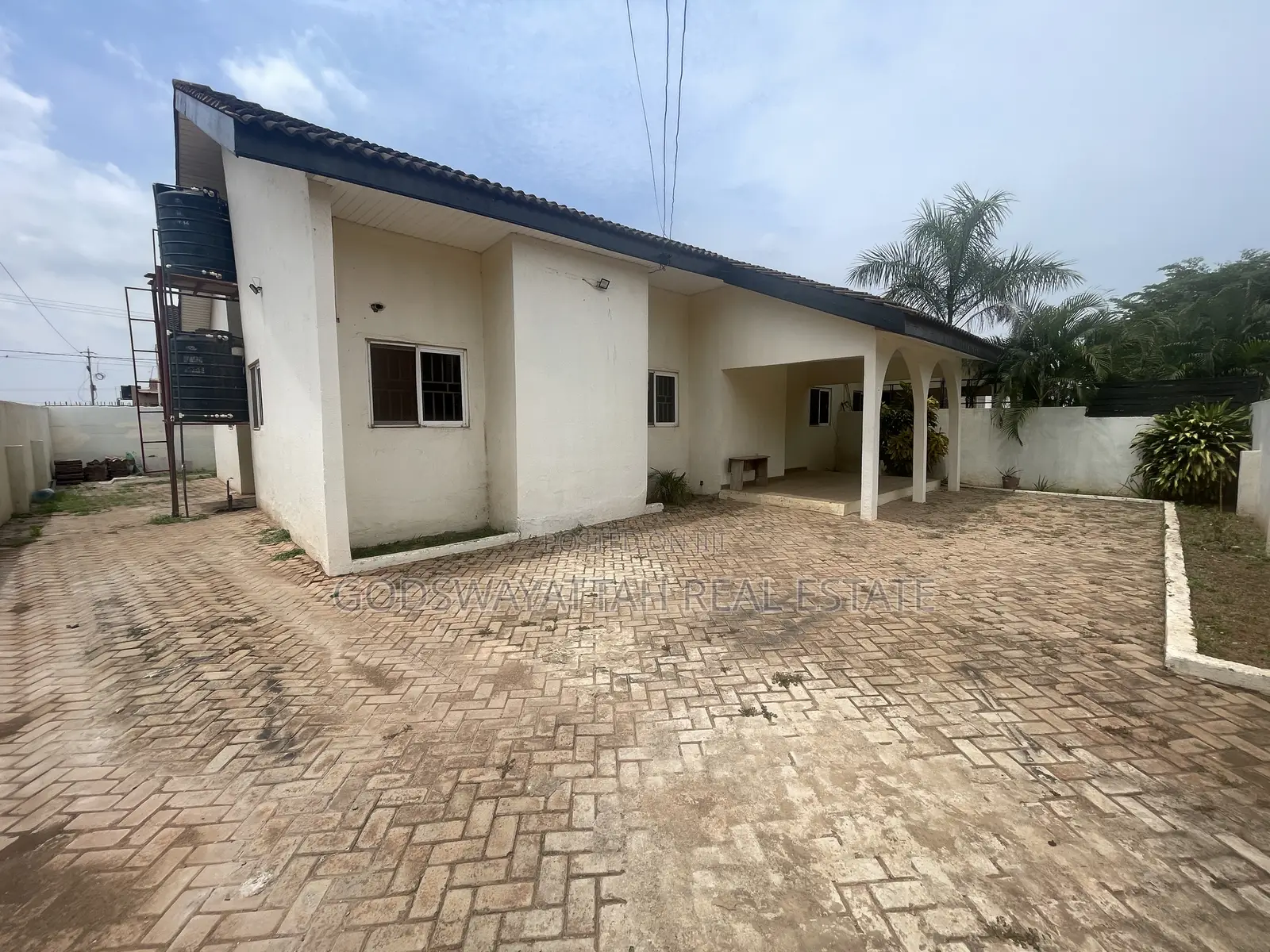 3bdrm House in East Legon, Adjiriganor for rent
