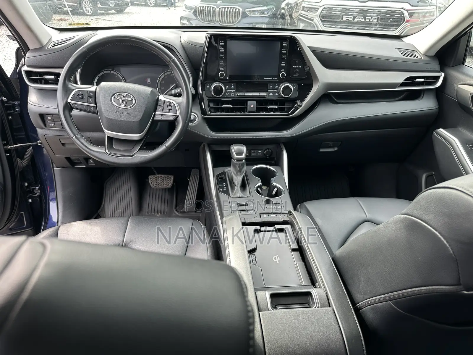 Toyota Highlander XLE 2022 Blue