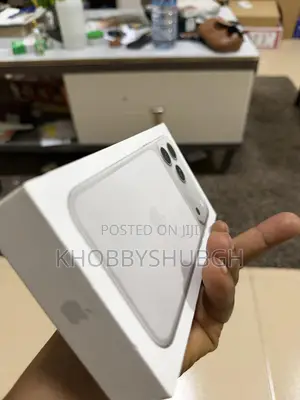 New Apple iPhone 17 Pro Max 2 TB Silver
