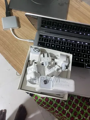 Apple 96w Usb C Power Adaptor Package ( Uk,Us,Eu and Au)