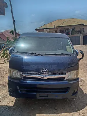 Toyota HiAce 2011 Blue