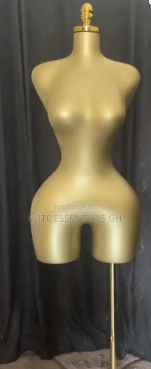 BBL Mannequin Fiberglass
