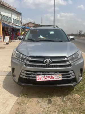 Toyota Highlander Limited 4x4 V6 (3.5L 6cyl 8A) 2017 Gray