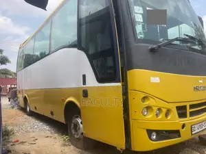 Isuzu Como 2012 Yellow