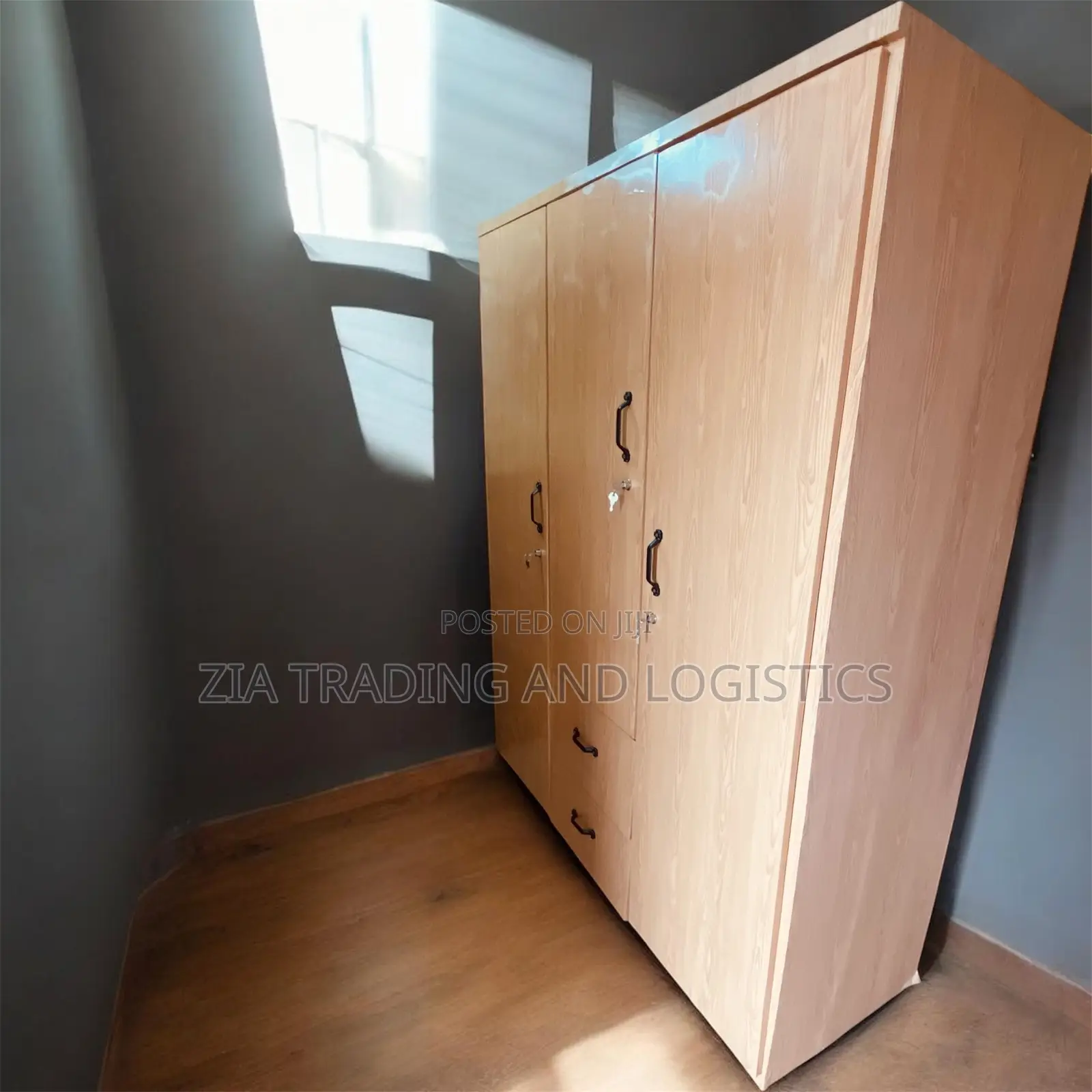 3 in 1 Luxury Wardrobe With Locks and Drawers