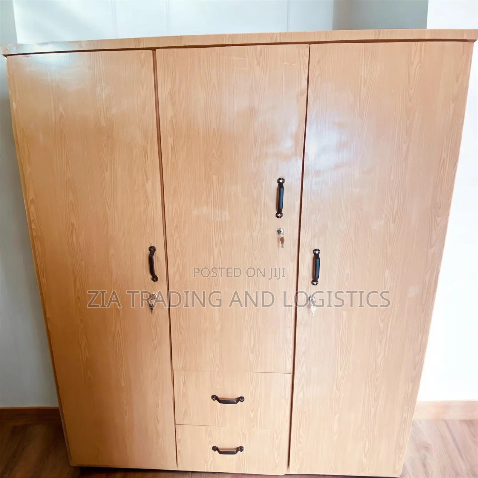 3 in 1 Luxury Wardrobe With Locks and Drawers