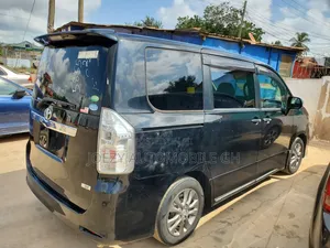 Toyota Voxy 2013 Black