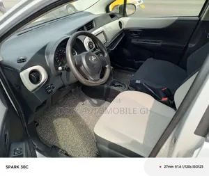 Toyota Vitz 2013 Silver